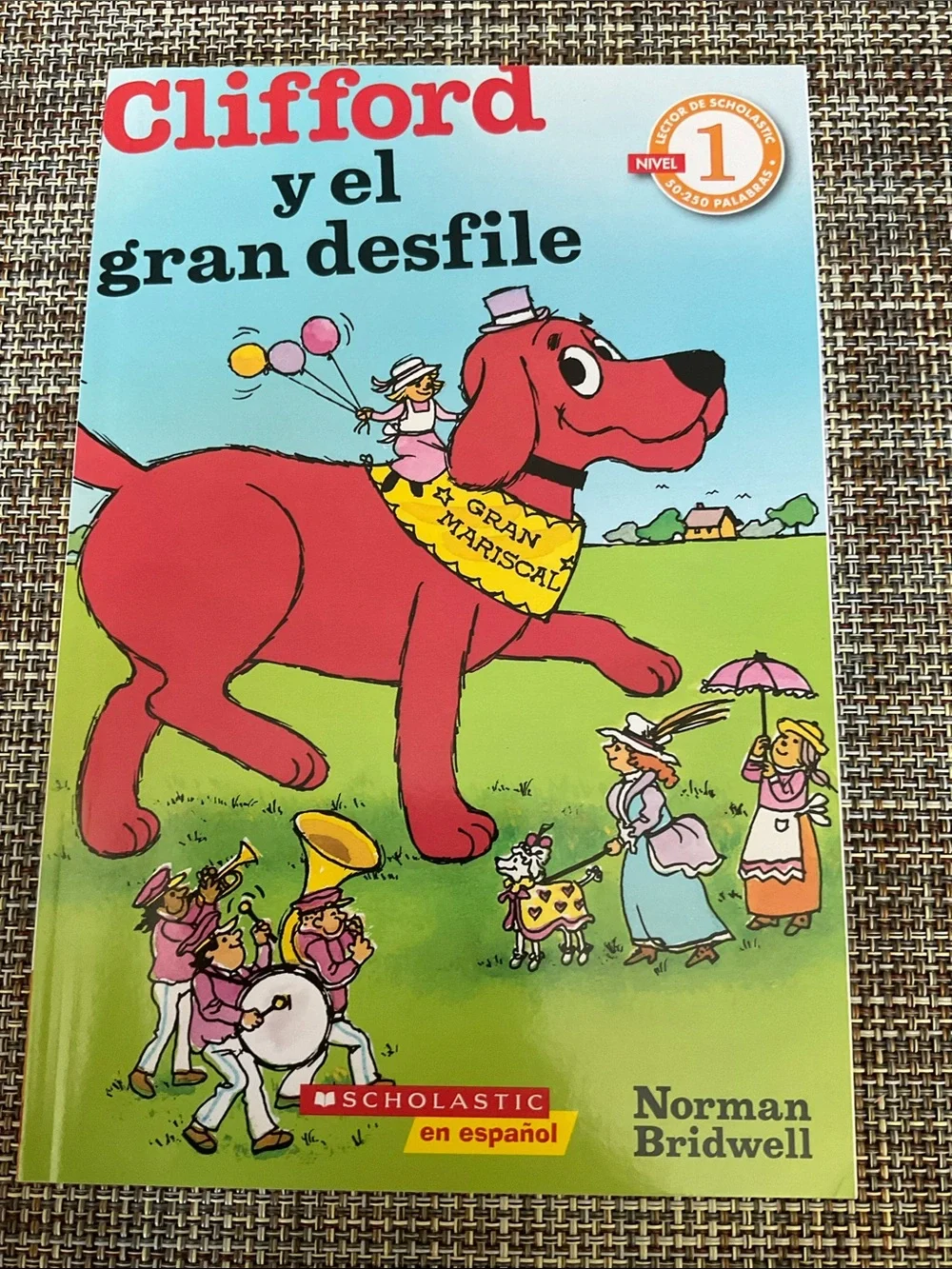 Scholastic 3children’s books